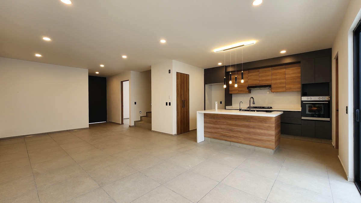 2 de 25: Sala comedor y cocina