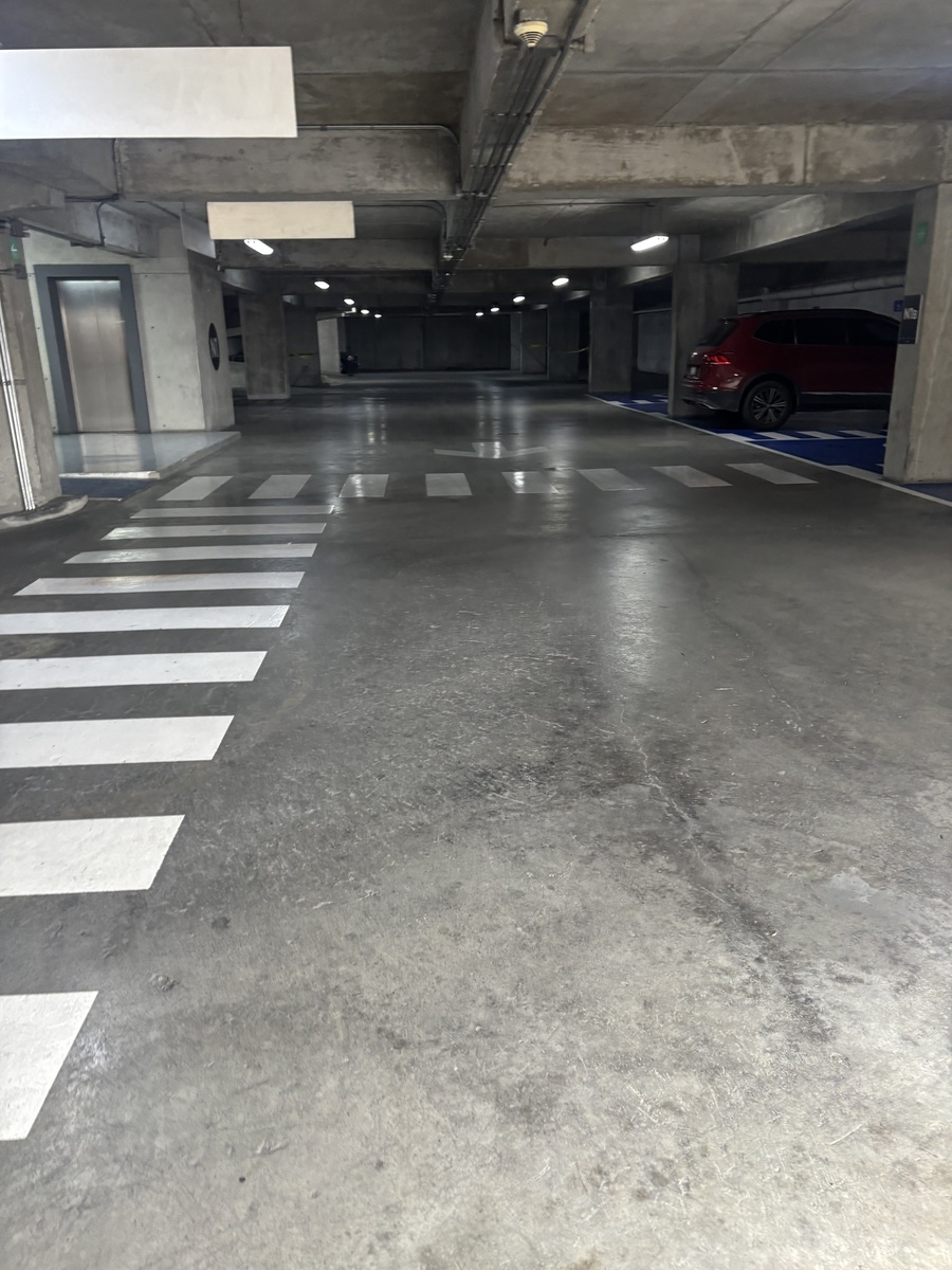 17 of 33: Estacionamientos varios niveles