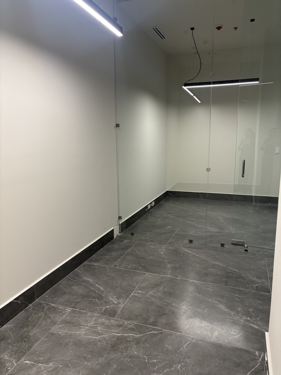 12 of 33: Privado A y B