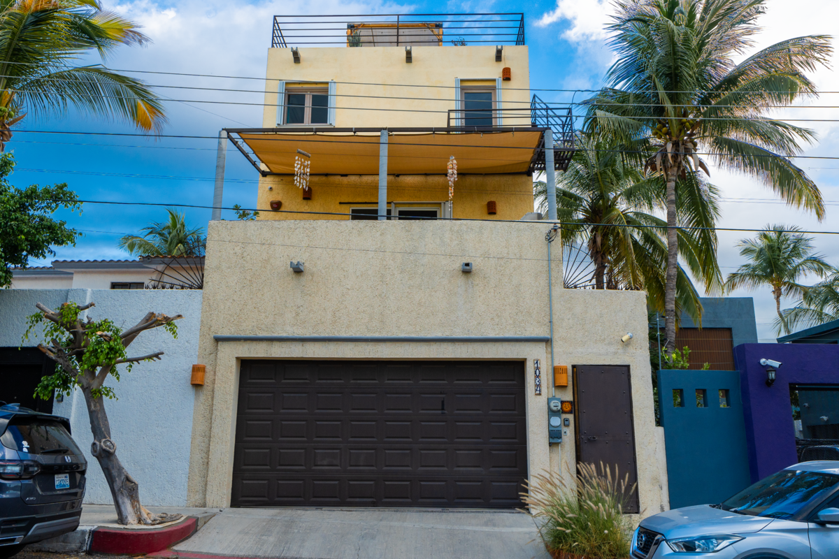 3 de 15: Entrada a Garage