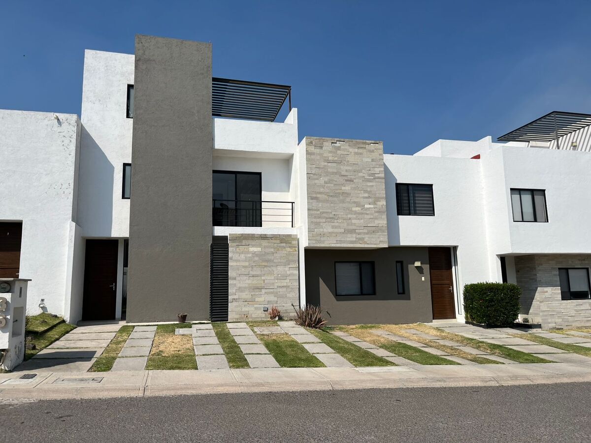 1 de 22: Fachada de la propiedad.