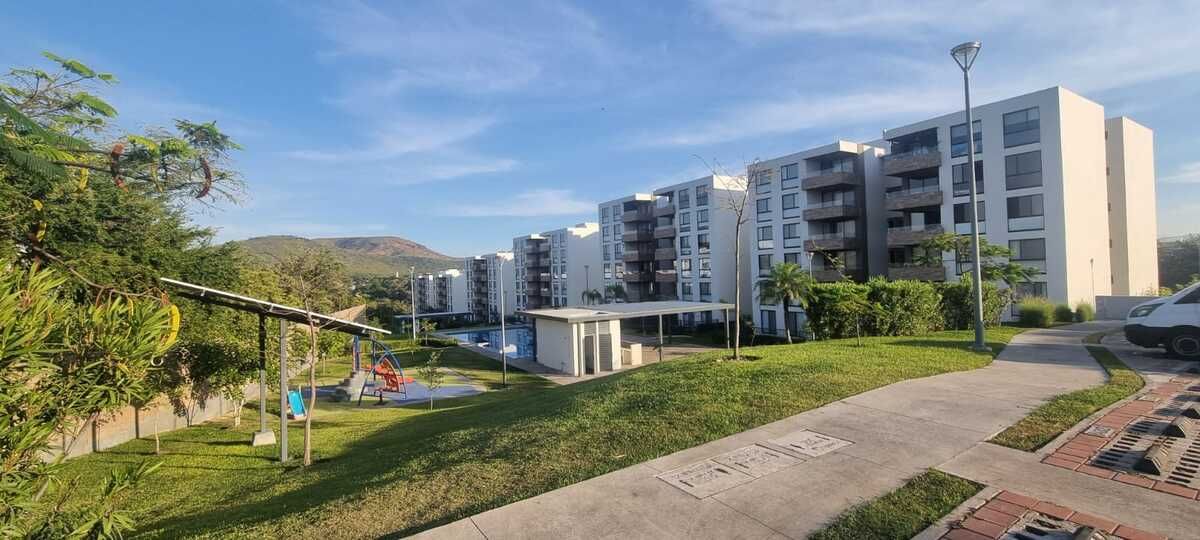 2 de 28: área verde y juegos de niños