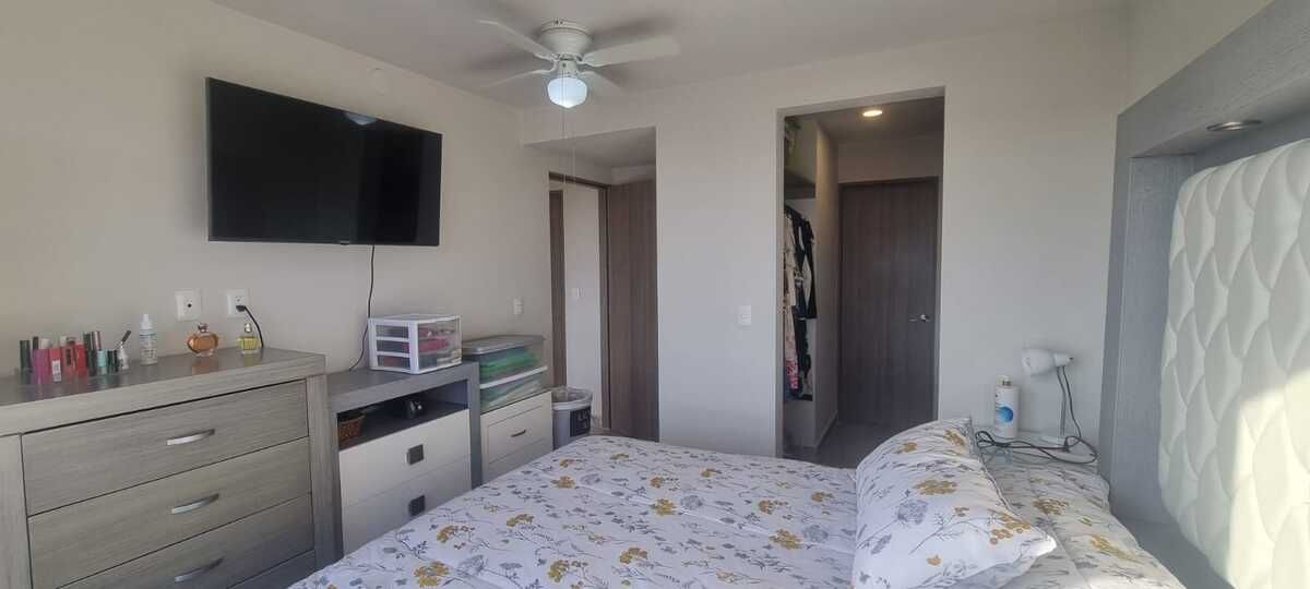 19 de 28: recámara principal con vestidor