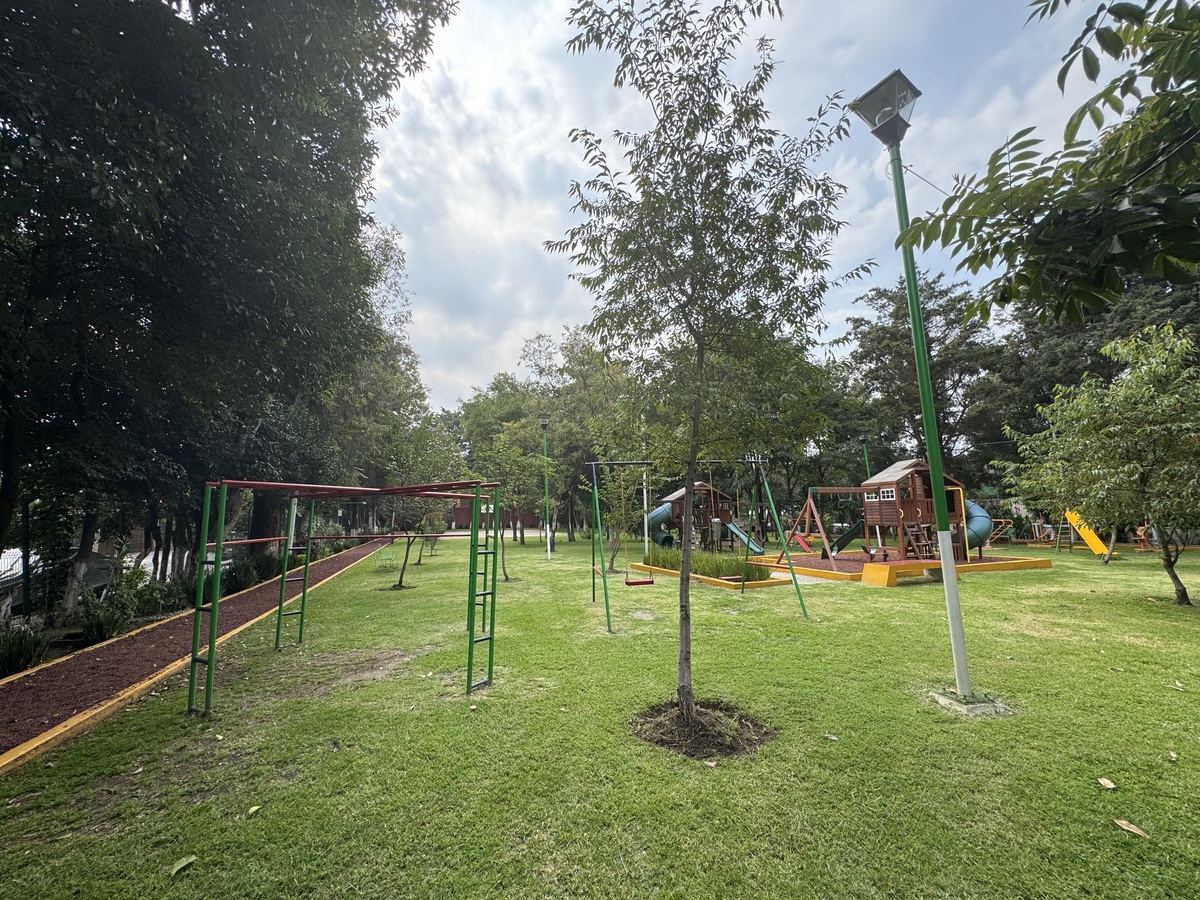 1 de 50: Gran parte recreativo y privado al enclave