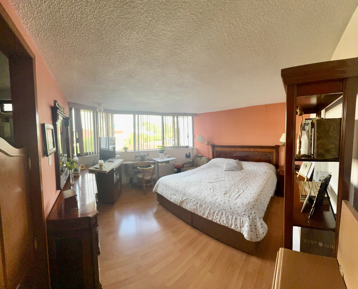 29 de 50: La recamara principal be lindo ambiente