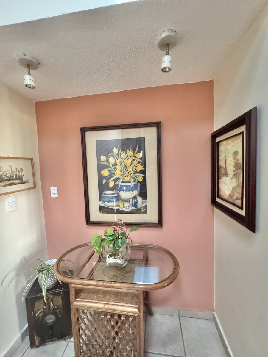 24 de 50: Hall  recibe y da antesala a Recamara Principal