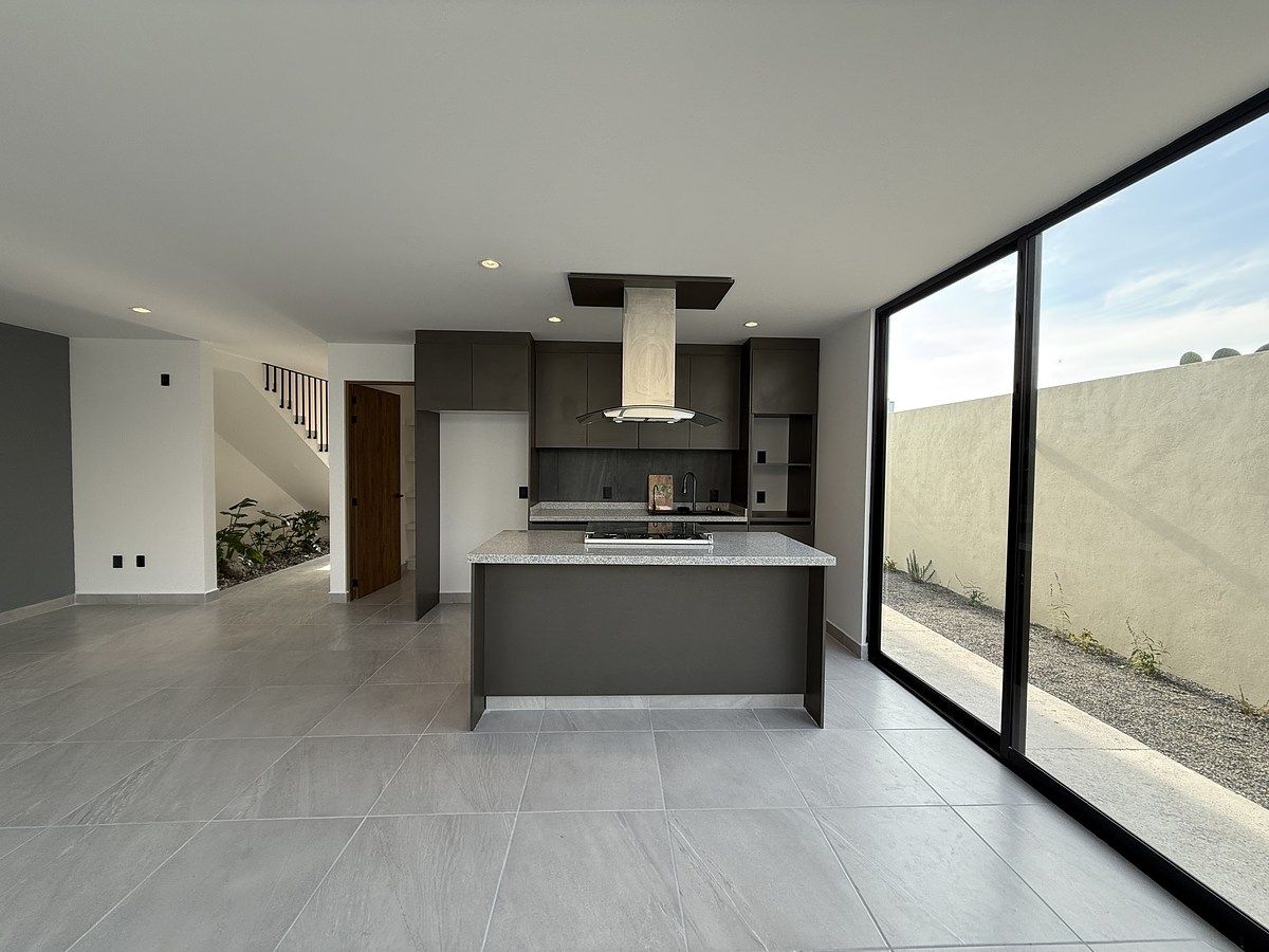 8 of 43: Comedor y cocina