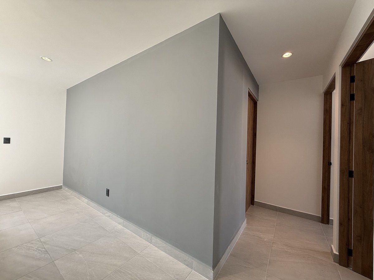 17 of 43: Hall de planta alta