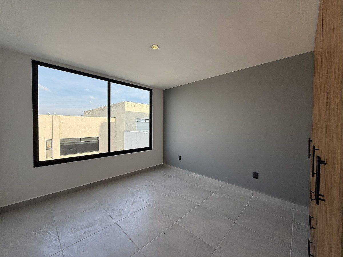 21 of 43: Recámara uno