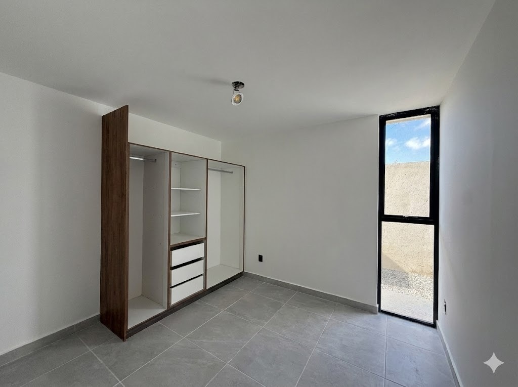 10 of 37: Recamara en planta baja.