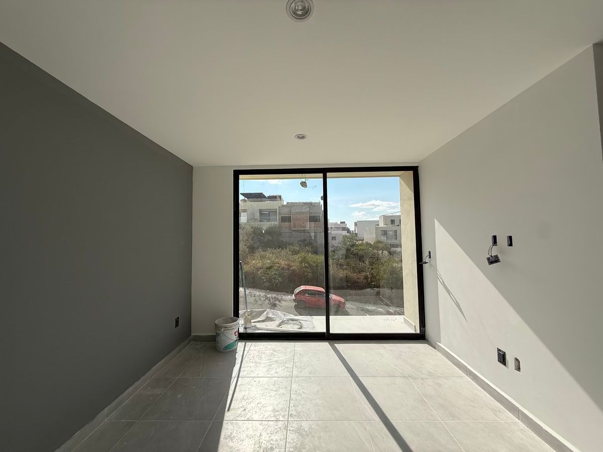 24 of 37: Recamara principal.