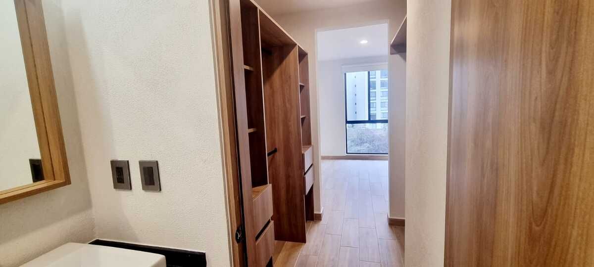 23 de 32: vestidor recámara principal