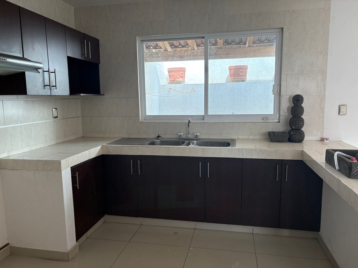 House for Sale Opportunity Fracc Milenio III Qro Mex - foto 3