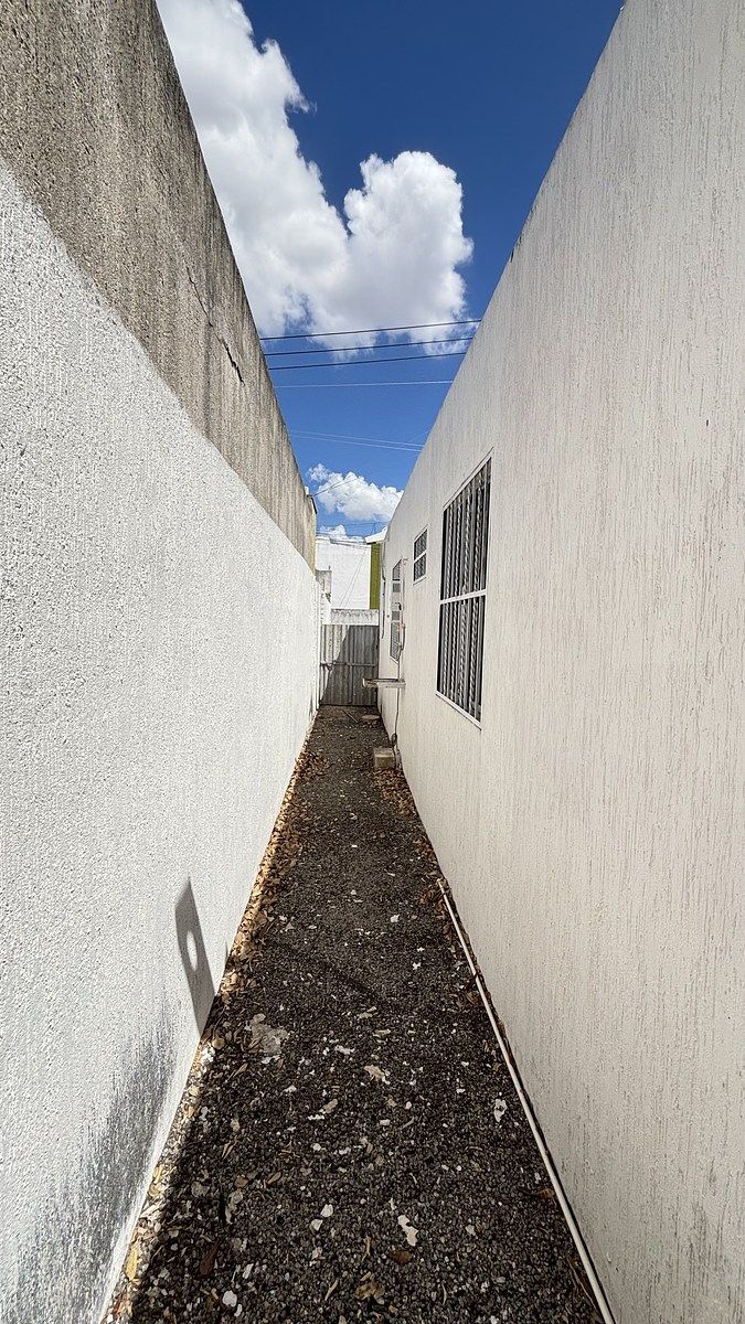 17 de 28: pasillo de servicio