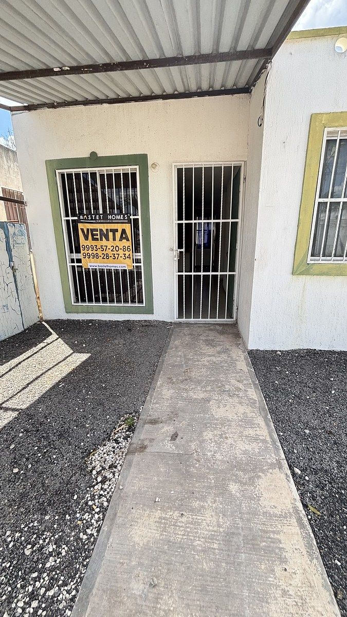 28 de 28: fachada principal