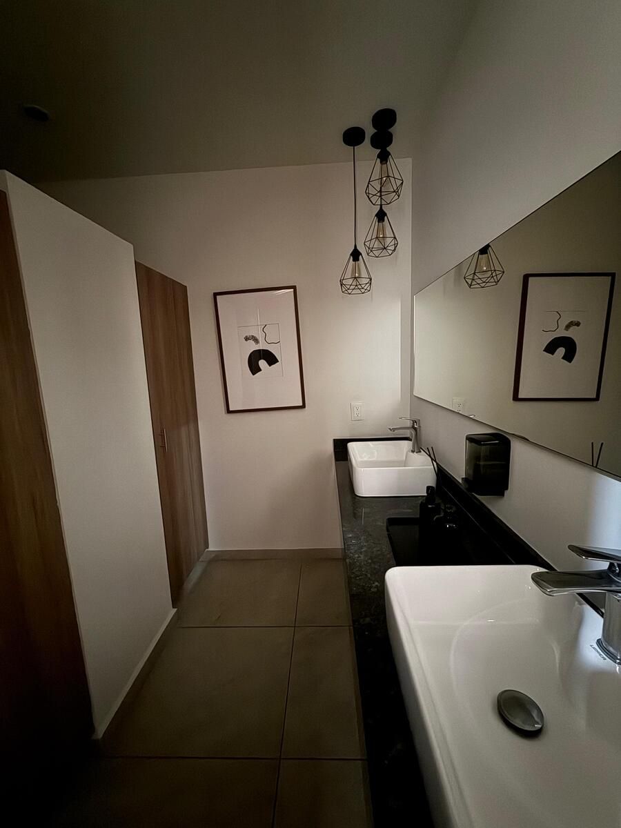 21 de 23: Baños de áreas comunes