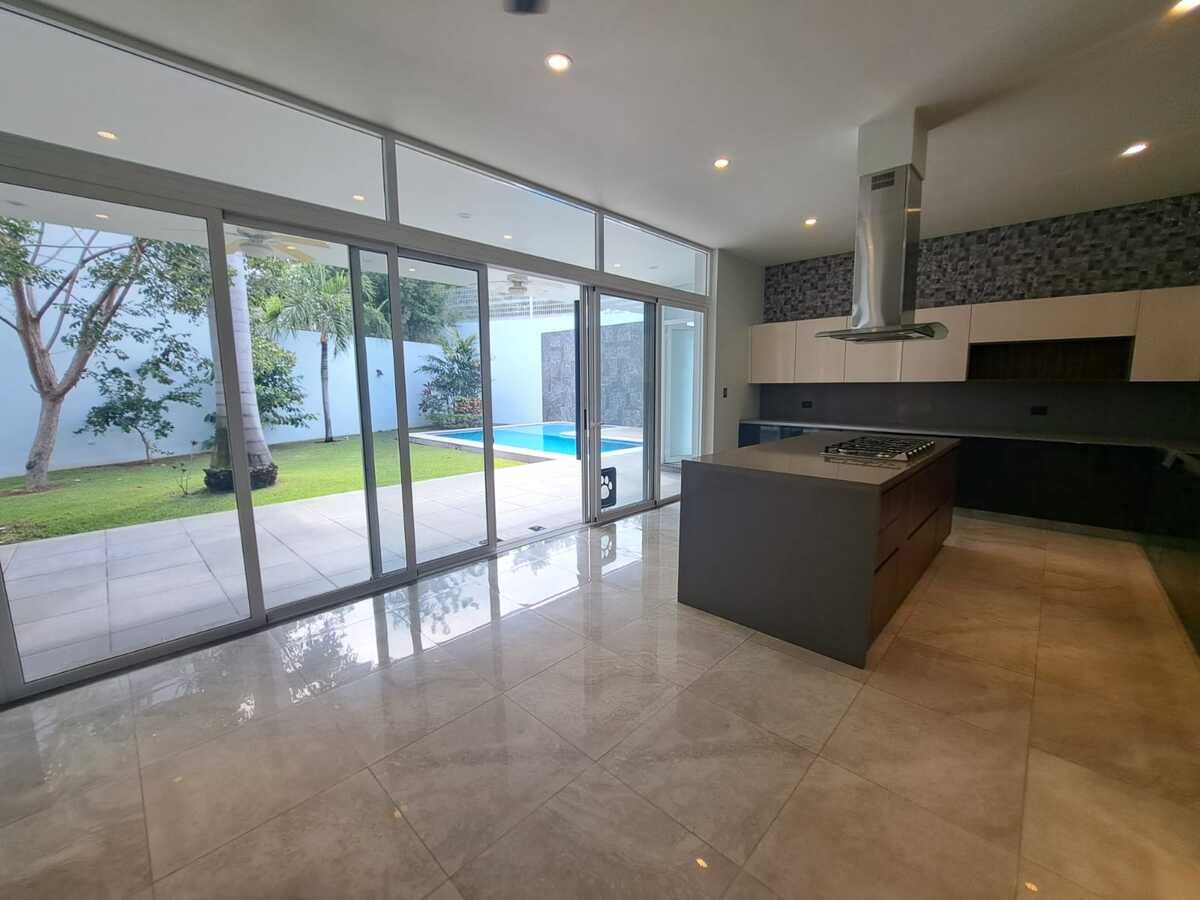 36 de 47: Casa en Renta Merida