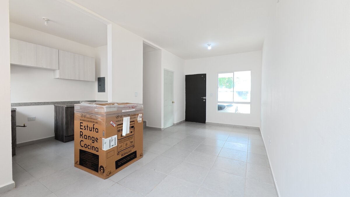 5 of 21: Área de comedor y sala