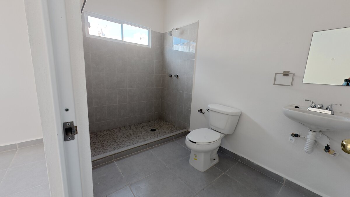 8 of 21: Baño recámara principal