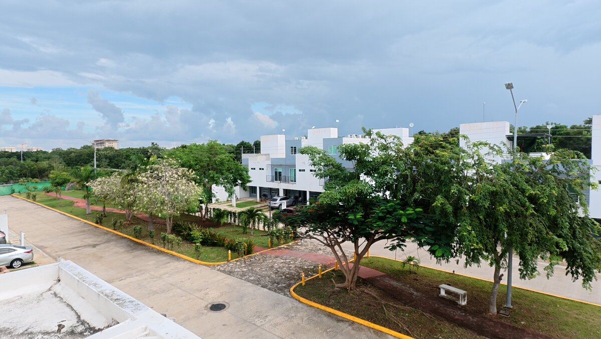 13 of 21: Vista hacia el corredor