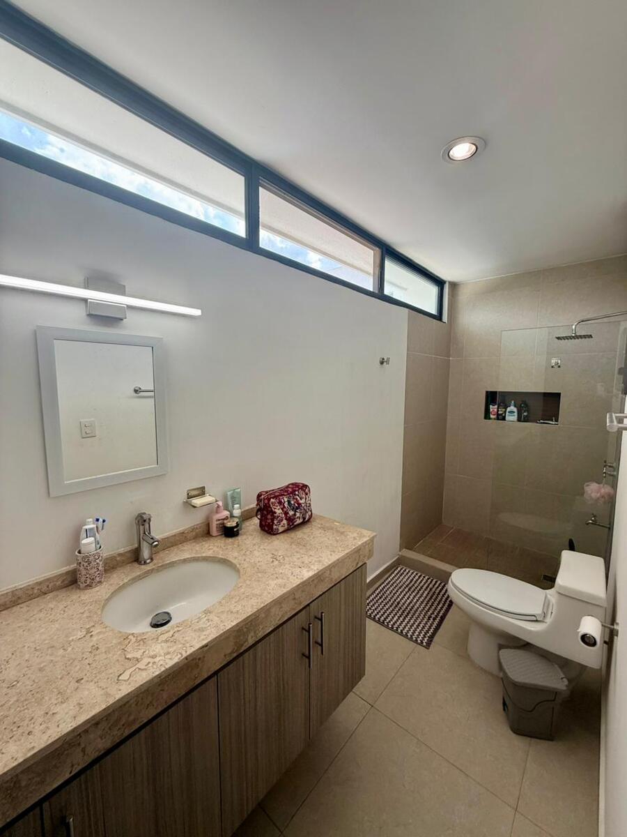 6 de 18: Baño Recámara Principal