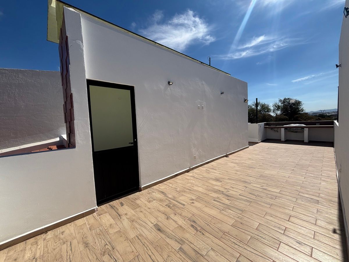 19 de 27: Acceso a Roof Garden