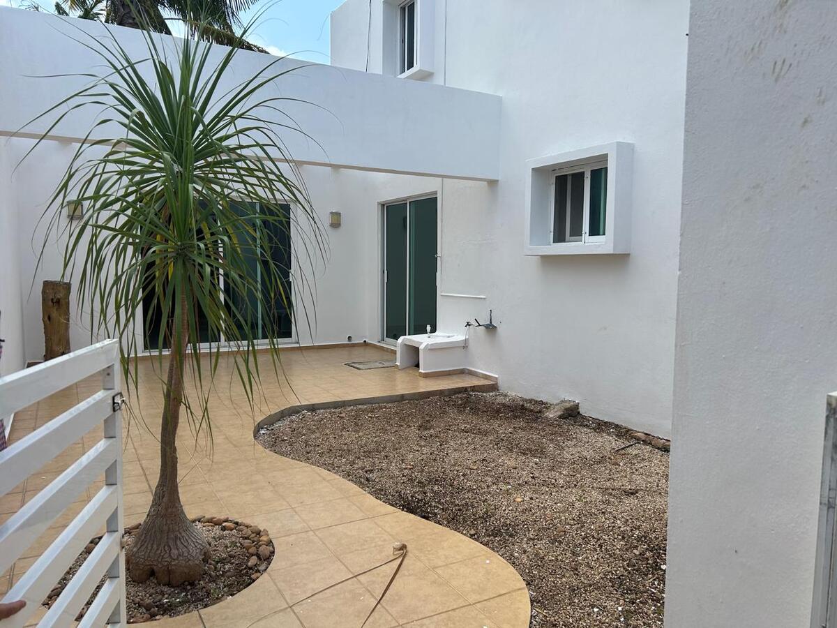 3 de 12: Terraza interior