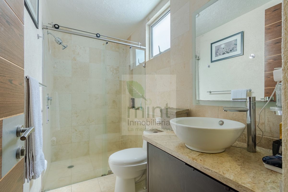 10 de 30: Baño Súper Iluminado y Ventilado