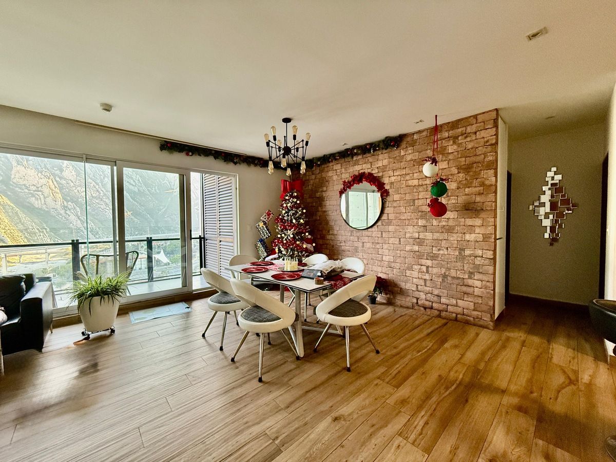 2 of 20: Sala/Comedor