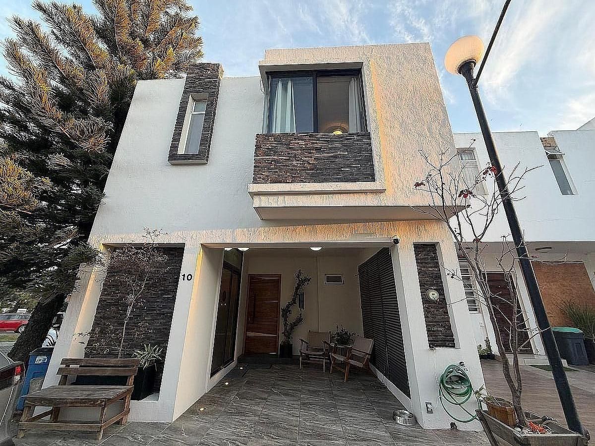 1 de 14: Hermosa fachada de la entrada a la casa.