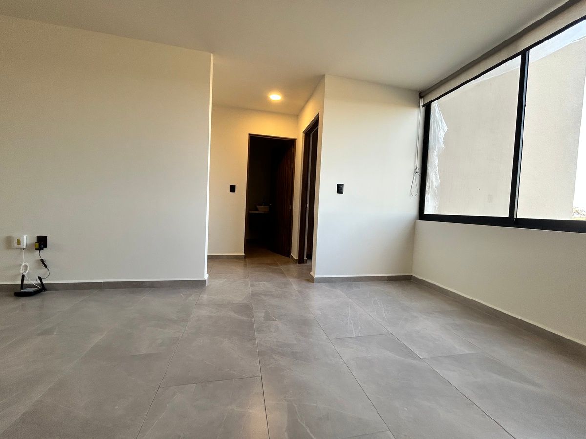 7 de 25: ENTRADA A HABITACIÓN 1