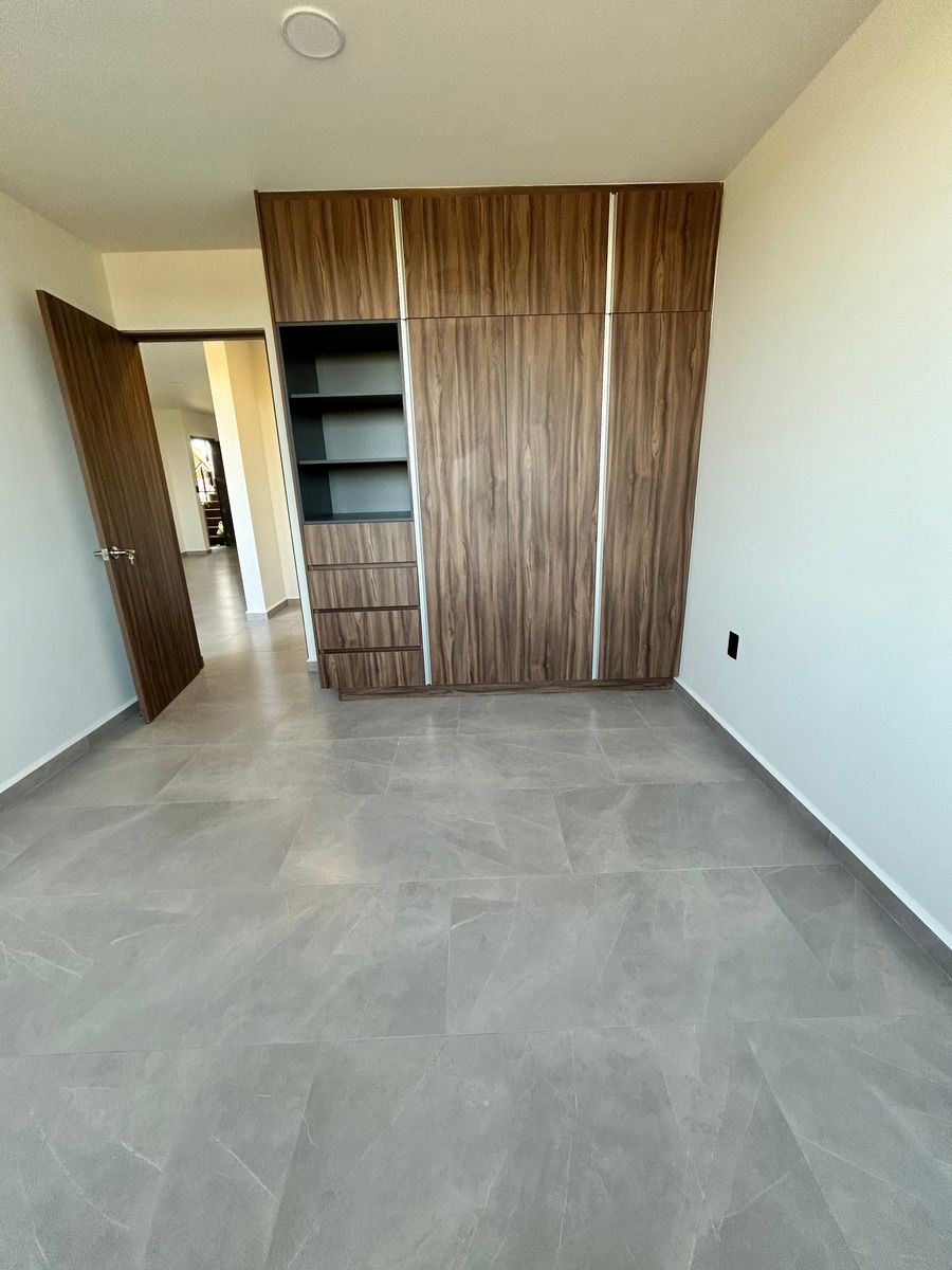 9 de 25: CLOSET HABITACION 1