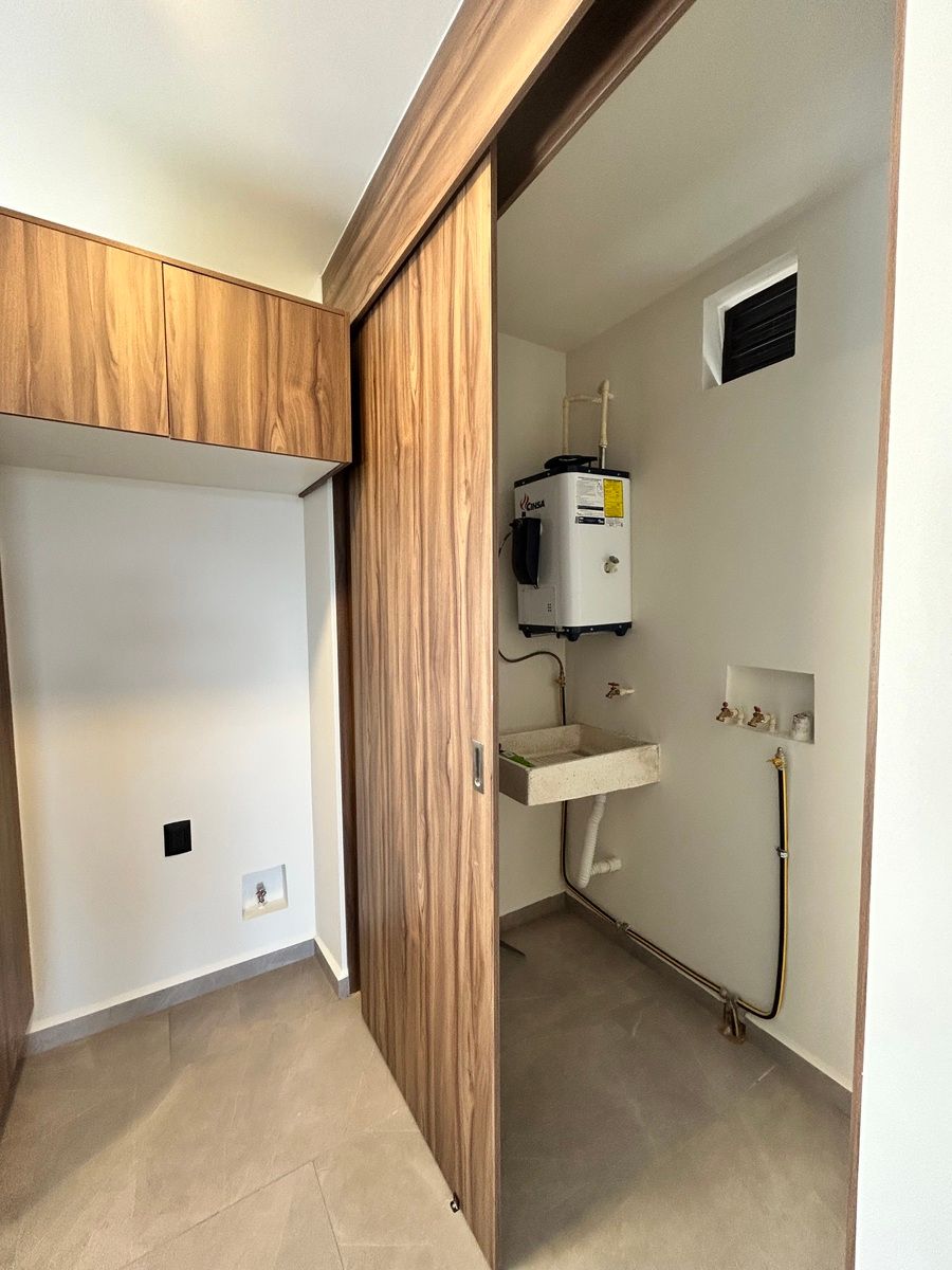 14 de 25: CUARTO DE LAVADO