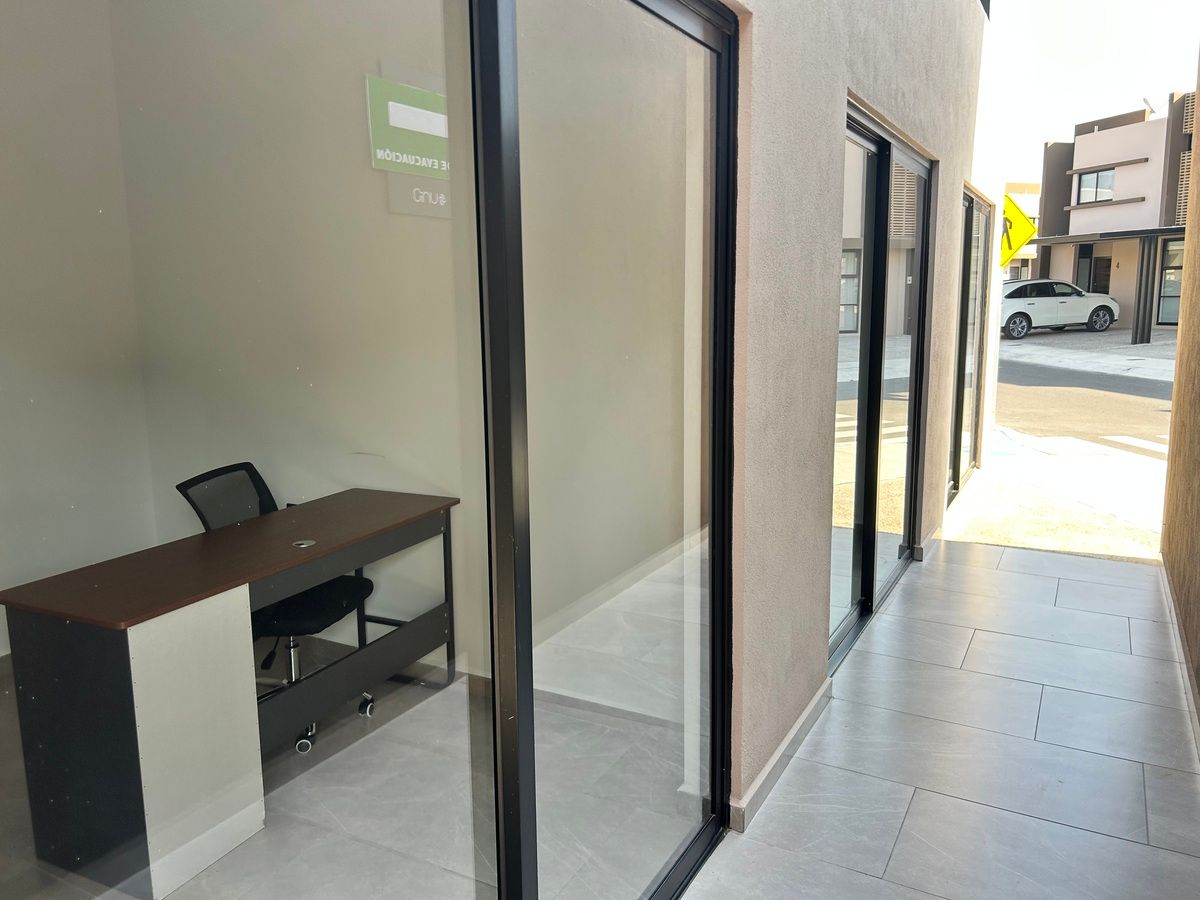 19 de 25: CUBICULOS PARA TRABAJAR JUNTO A LA ALBERCA