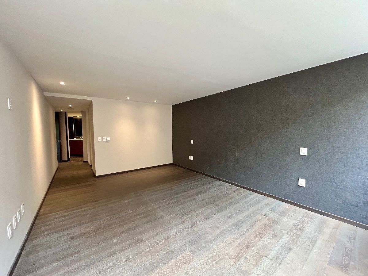 14 of 14: Amplia Recámara principal