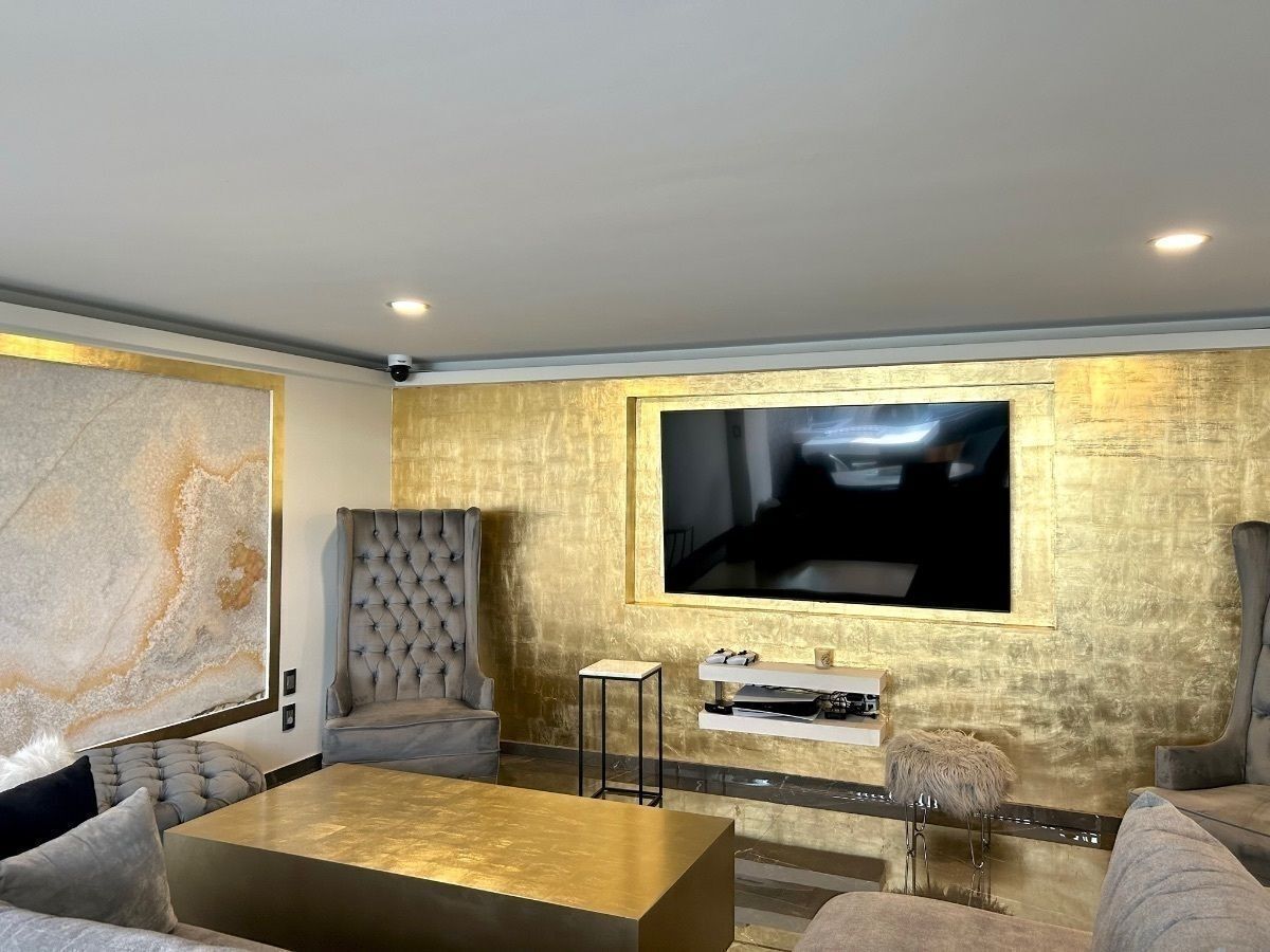 6 of 33: Sala de televisión