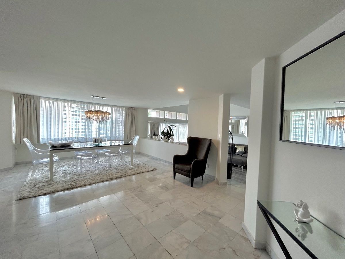 21 of 33: Amplia estancia para Comedor principal