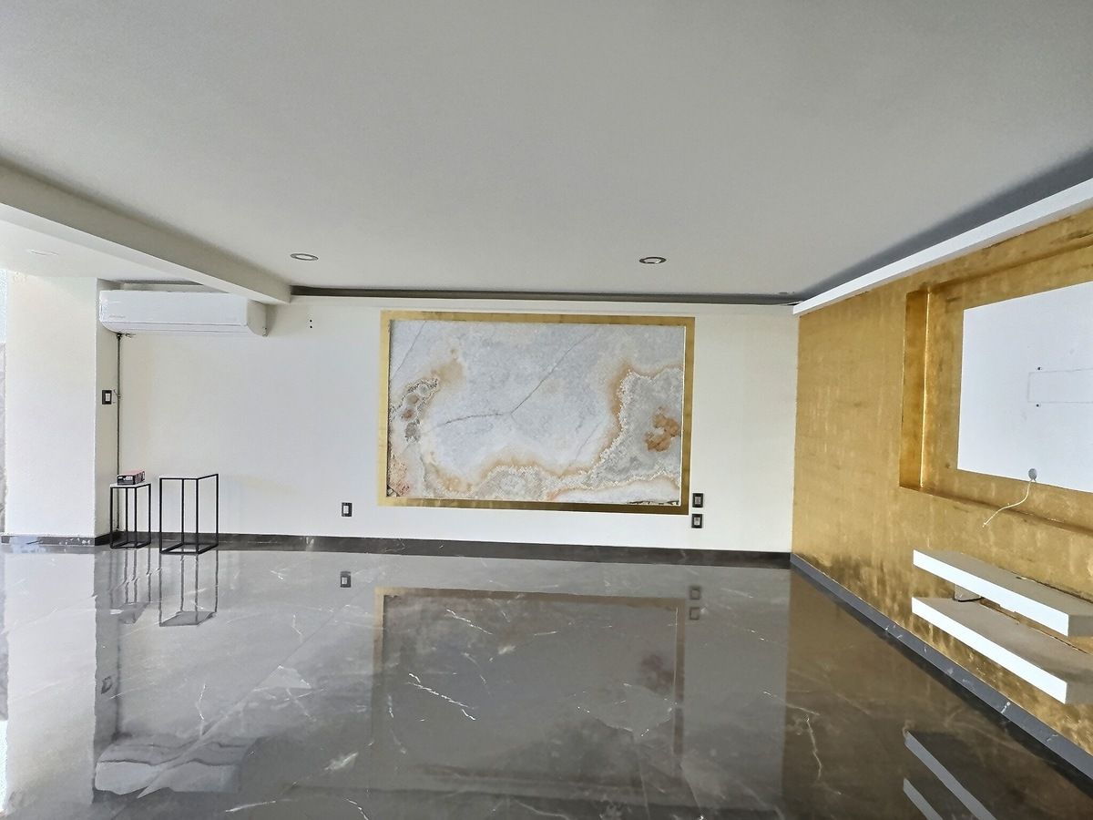 2 of 33: Salón de usos múltiples