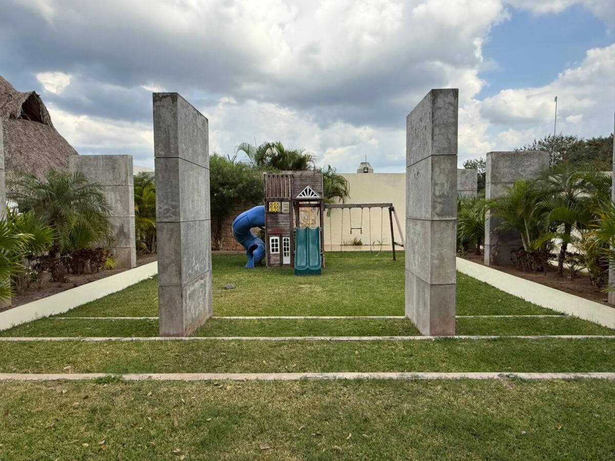 14 of 16: Juegos Infantiles