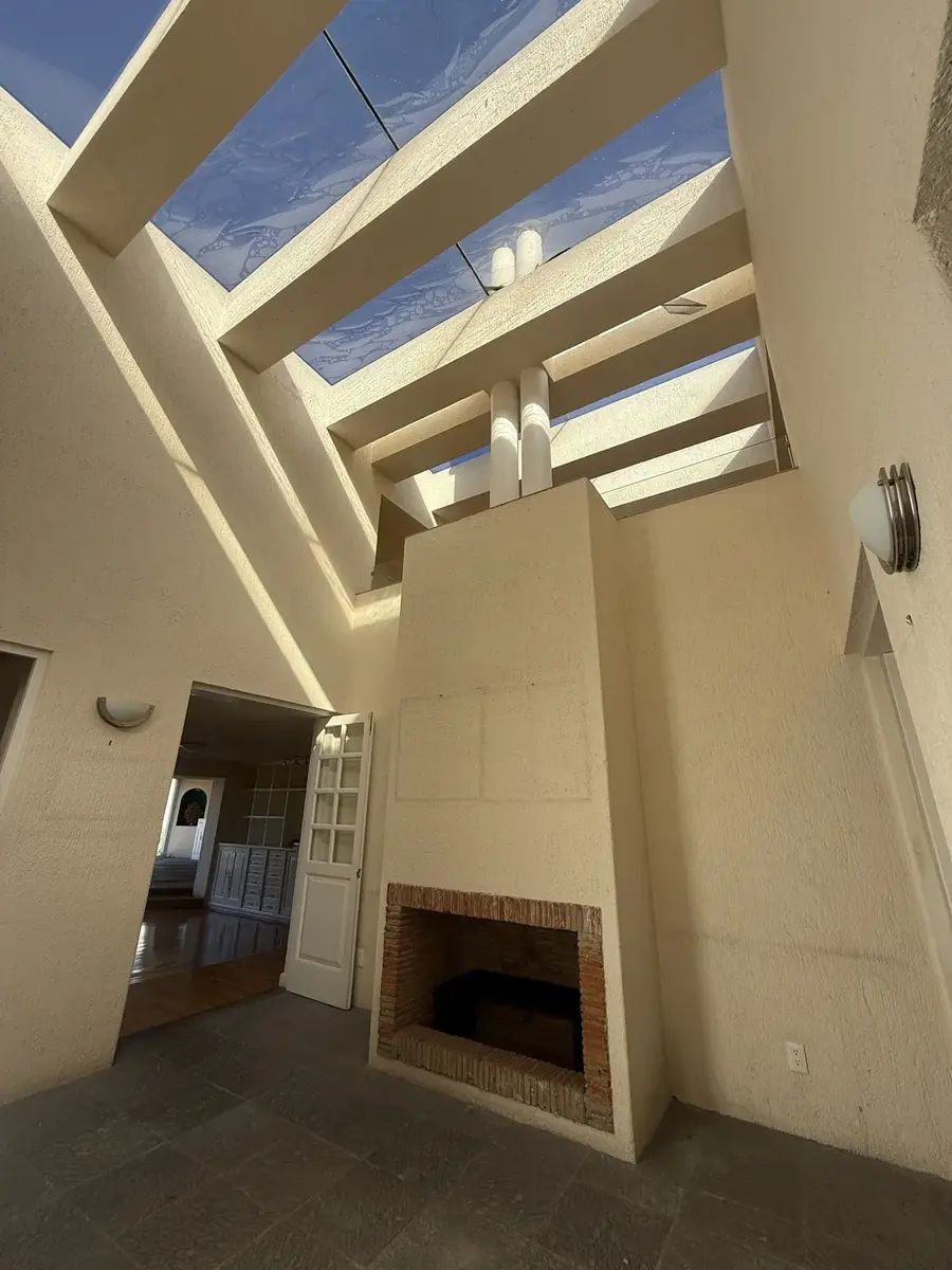 23 of 28: Techos altos que brindan amplitud