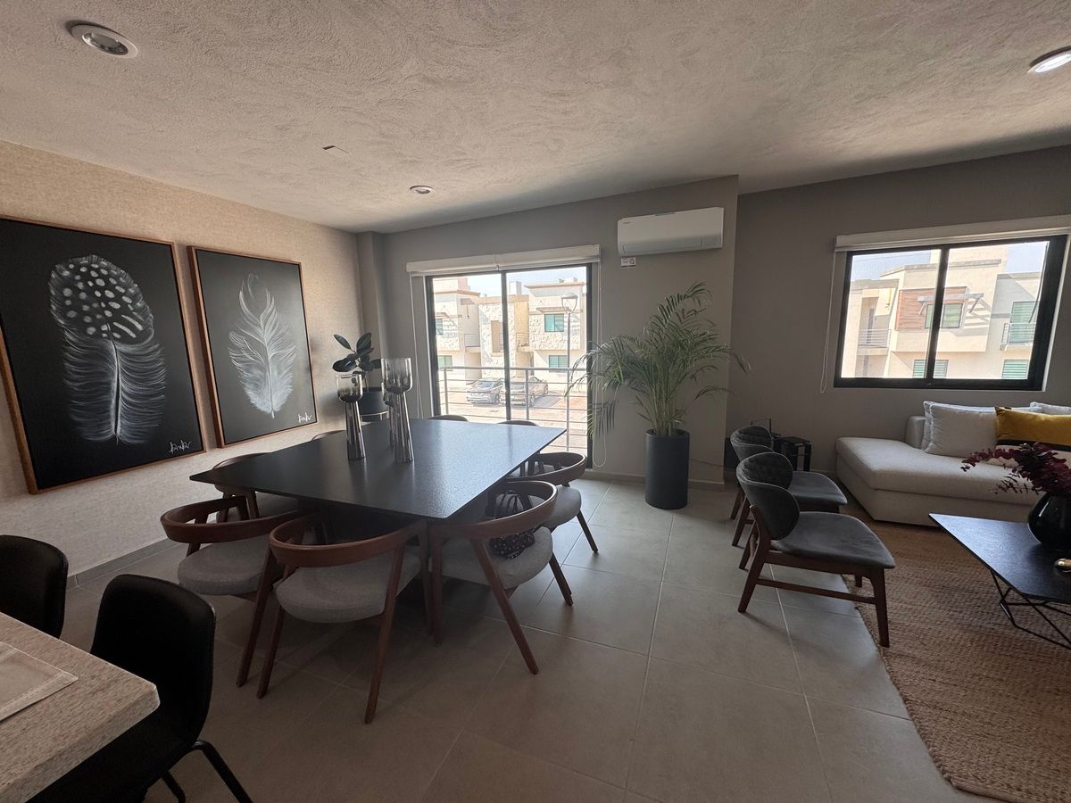 1 de 14: Comedor y sala