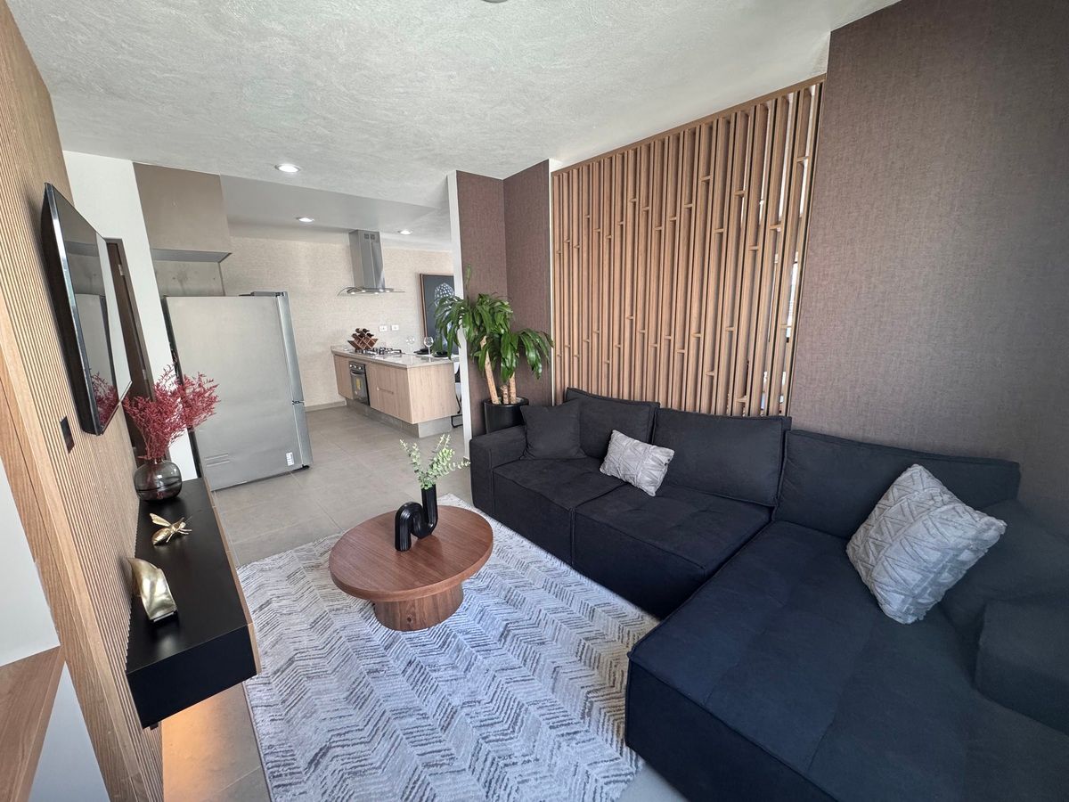 5 de 14: Family room / estudio