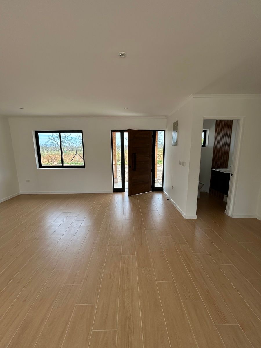 20 de 26: Entrada y baño de visitas