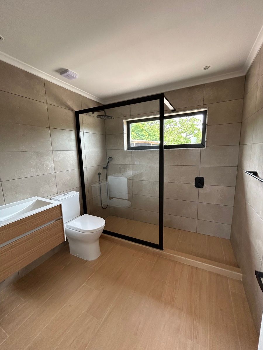 14 de 26: Ducha de baño en suite