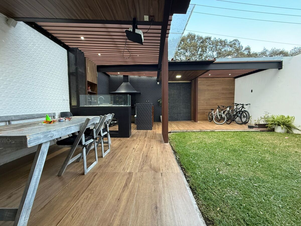 11 de 35: Patio - Jardín