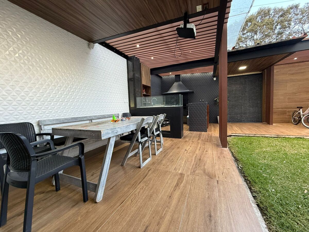 10 de 35: Patio - Jardín