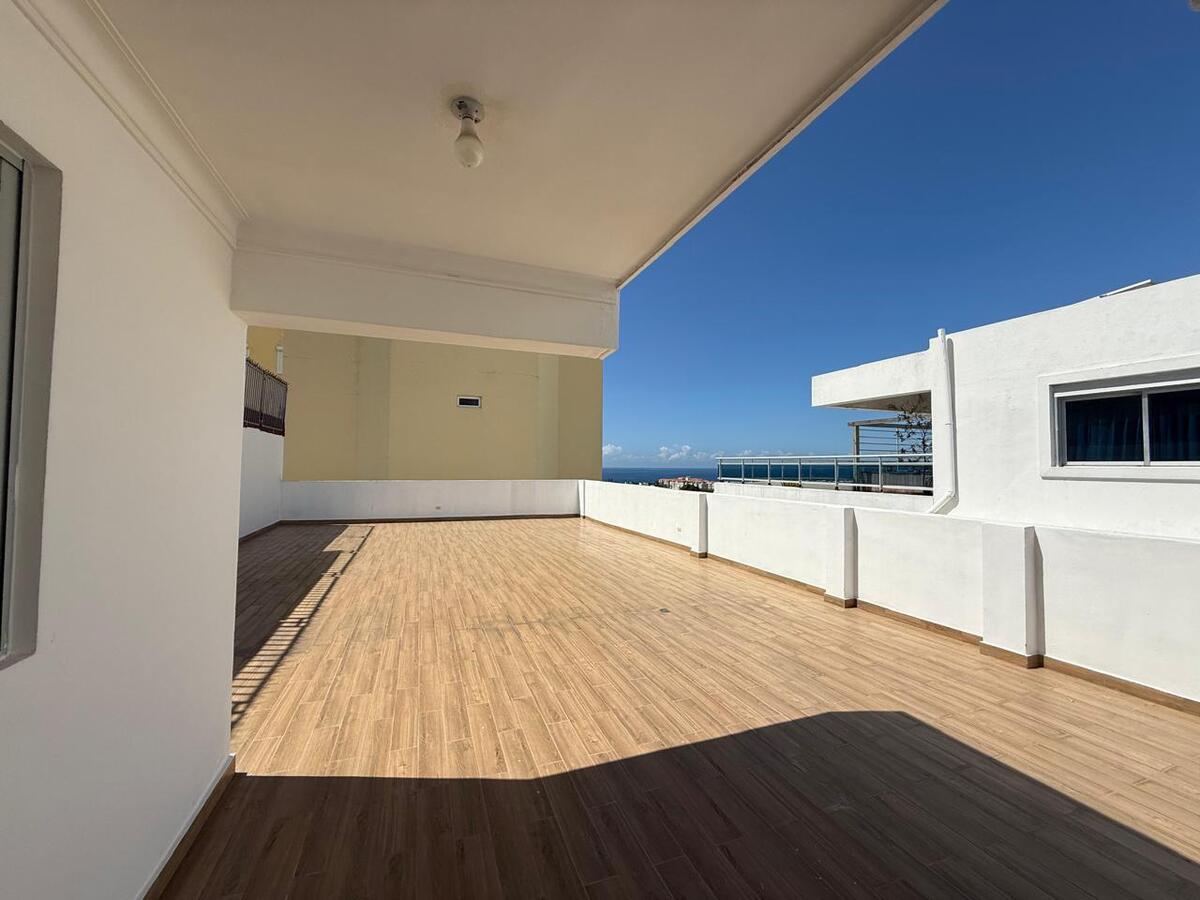 1 de 17: Terraza Privada