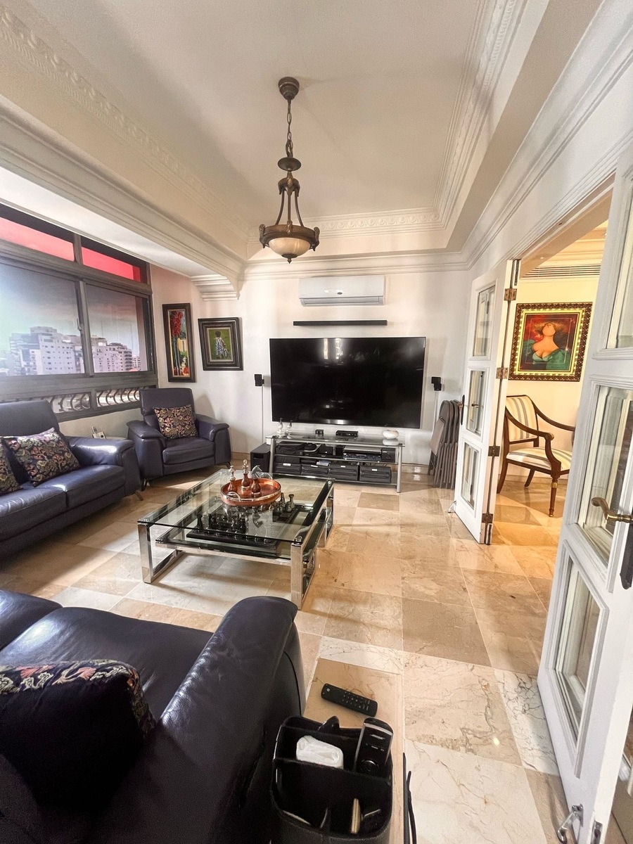 9 de 21: Estudio con Bar