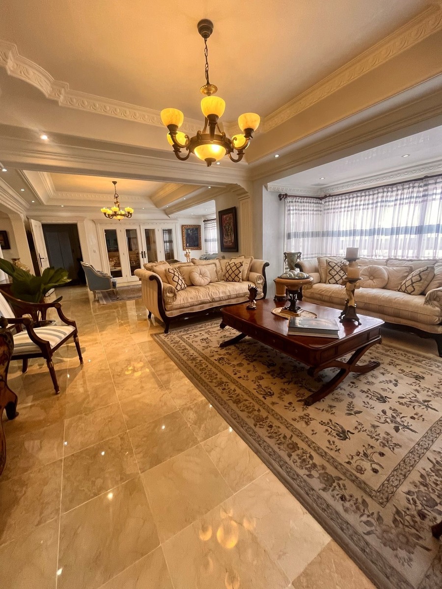 1 de 21: Salon Principal