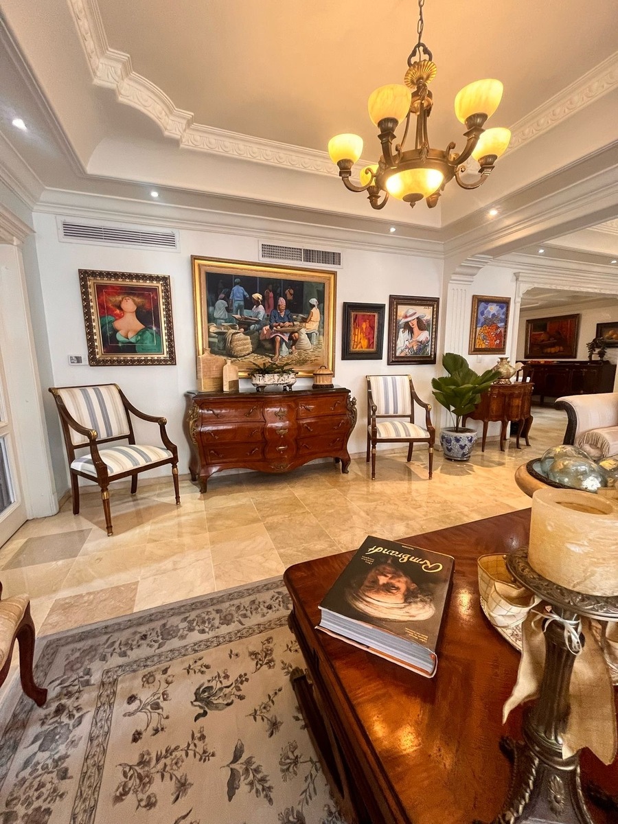 3 de 21: Salon Principal